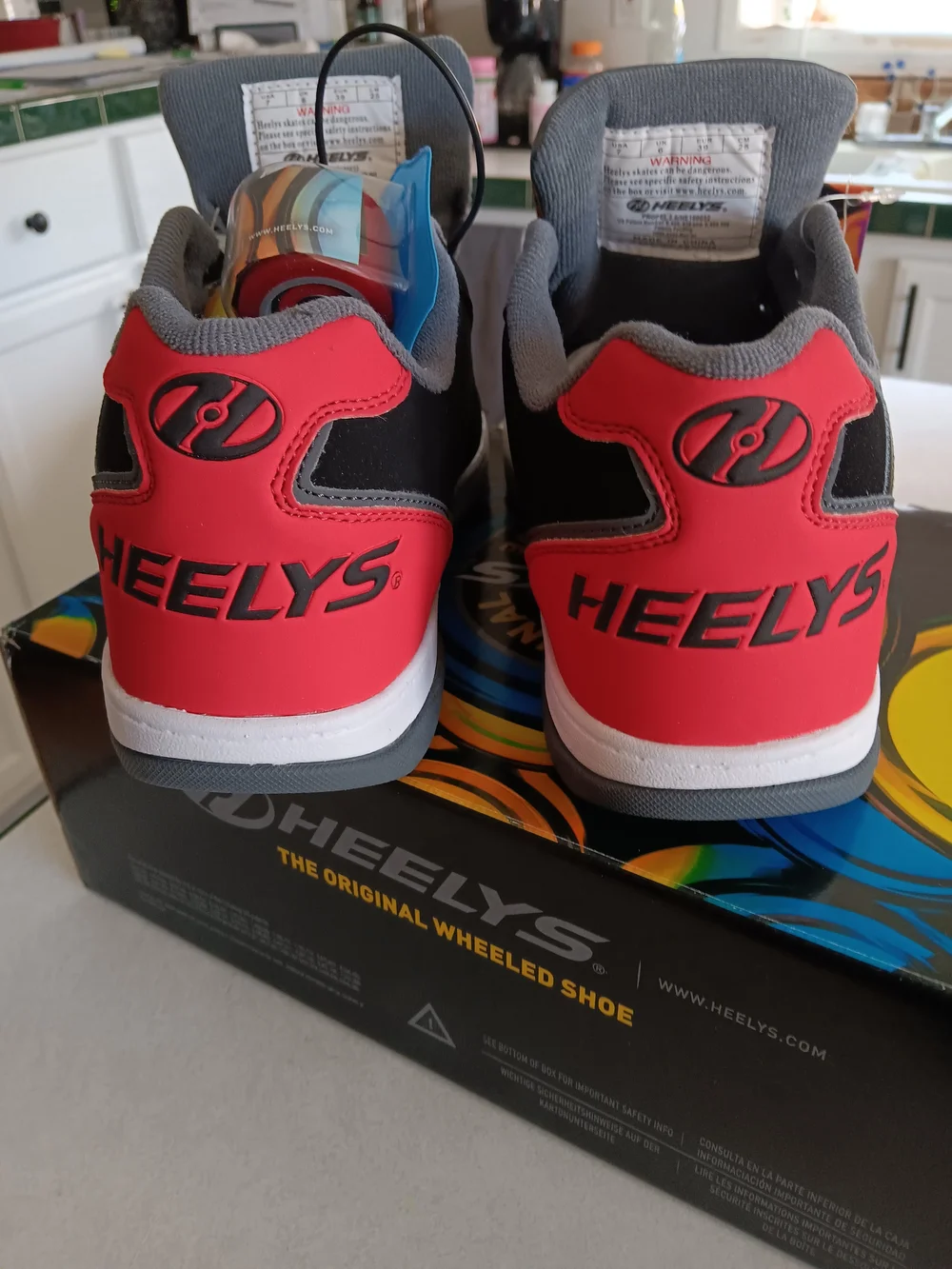 Heelys Boys  Black High-Top Skate Shoes with Red Logo Size 7